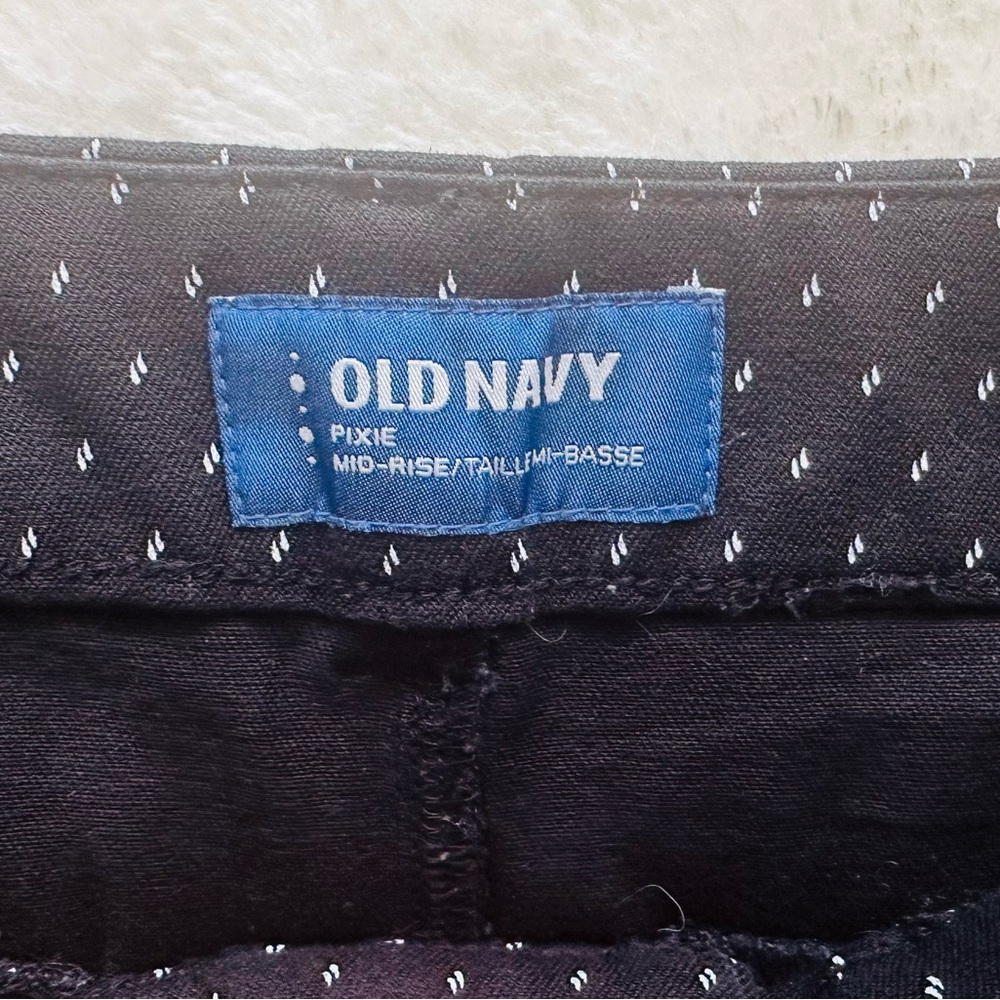 Old Navy Pixie Mid- Rise Black Polka Dot Women’s Pants - Picture 4 of 6